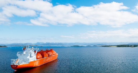 Vue du méthanier Total `Arctic Lady` au large des côtes norvégiennes.
