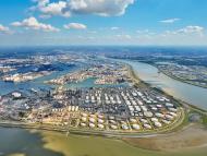 TotalEnergies Joins Forces with Air Liquide to Decarbonize its Refineries in Northern Europe with Green Hydrogen