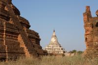 Temples sur le site archéologique de Bagan, Myanmar.