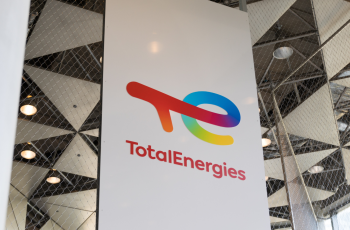The Board of Directors of TotalEnergies reaffirms the relevance of unified governance in order to pursue the transition strategy of the Company