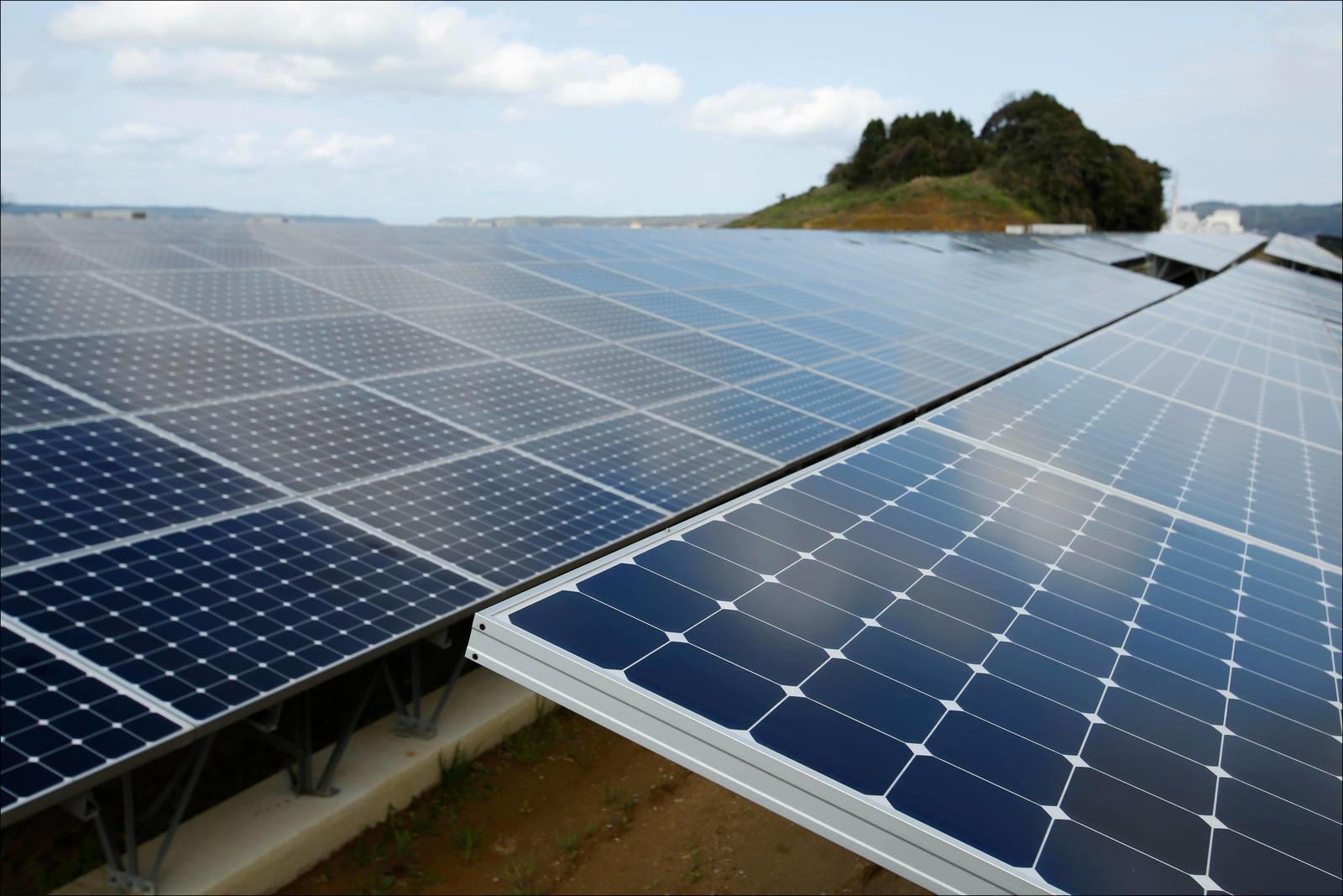 Б солнечный 10. Мировой рынок солнечных панелей 2022. Solar b4. Photovoltaic & Energy Storage. Solar Power Plant in Italy.