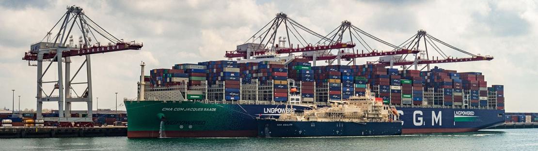 Total réalise le premier avitaillement en GNL marin d’un porte-conteneurs en France, après le premier chargement d’un navire avitailleur au terminal méthanier de Dunkerque