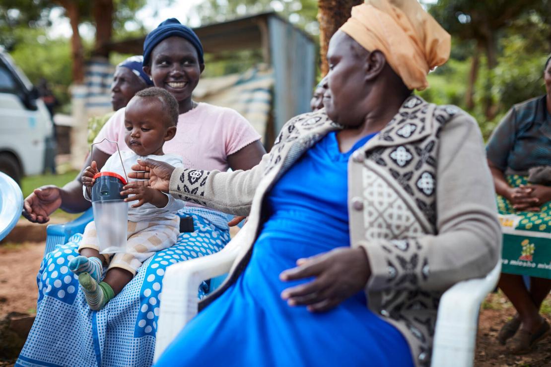 Femmes et enfant à Nairobi au Kenya